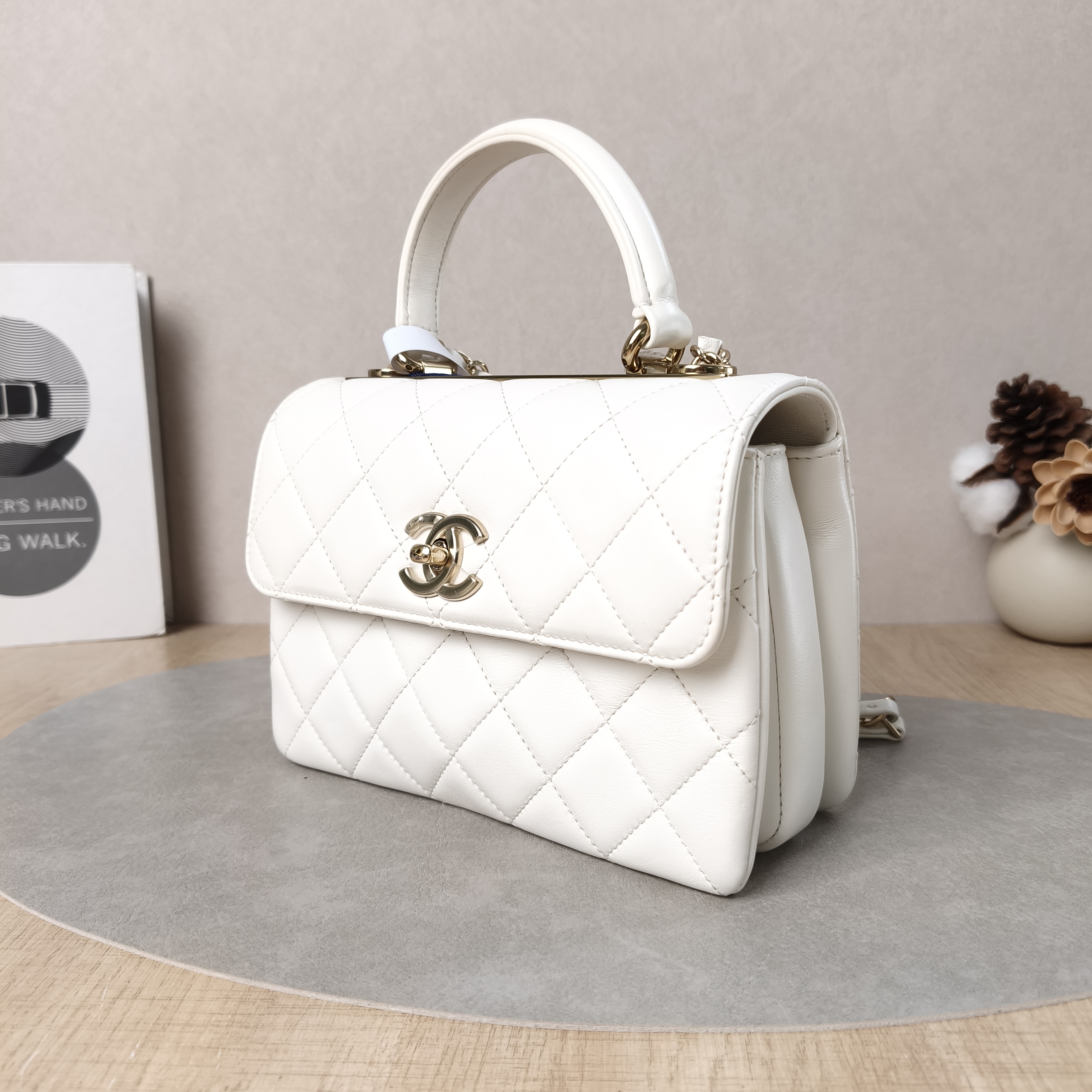 Chanel Crossbody Bag Trendy CC White Lambskinmini19.5 × 8 × 14.5 cm — cover view 5 of 6