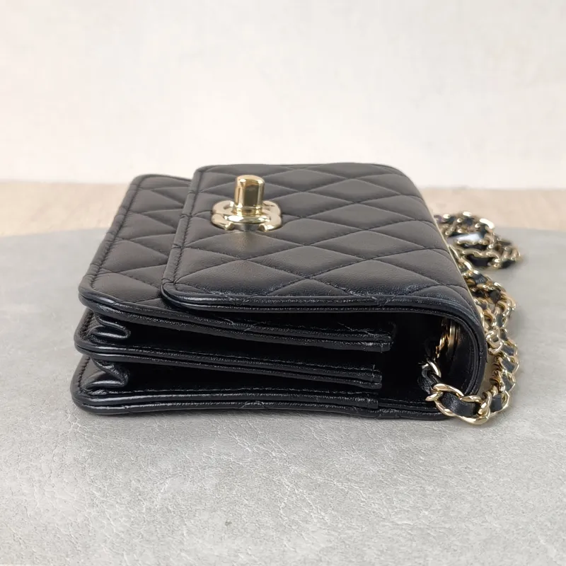 Chanel Crossbody Bag trendy cc woc Black with Gold-Tone Hardware Lambskin One Size 15.5 × 3.5 × 11 cm 30 — detail view 5 of 13