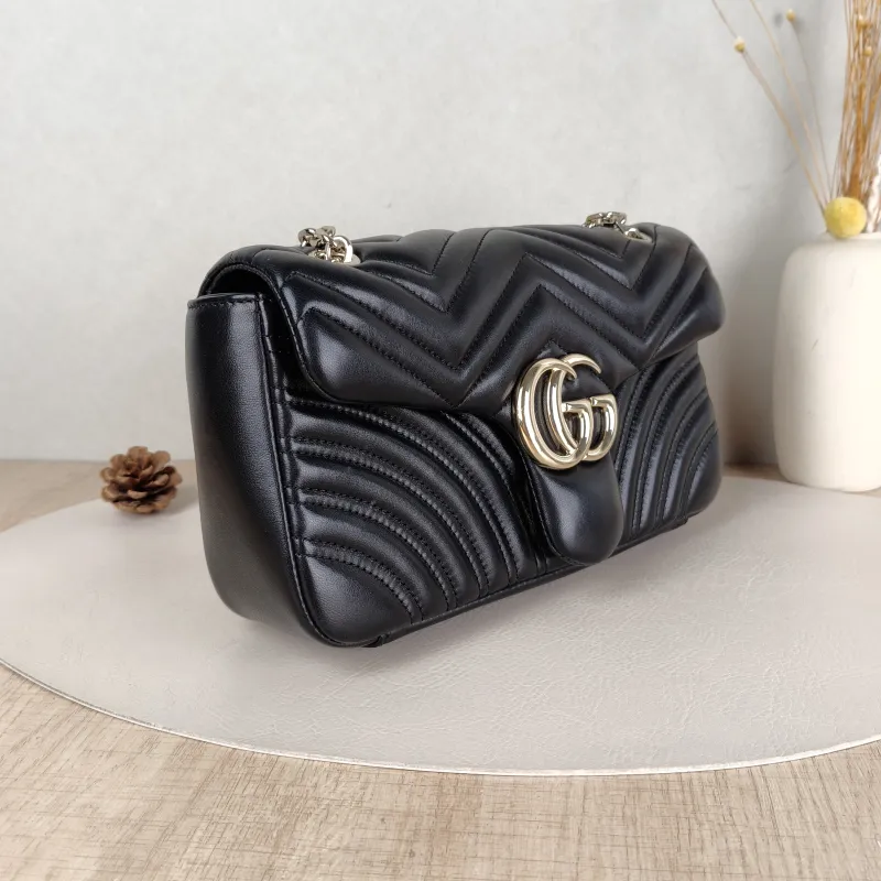 GUCCI Crossbody Bag GG Marmont Medium Marmont 26Black with Gold-Tone Hardware Lambskin Medium26 × 7 × 15 cm — cover view 5 of 5