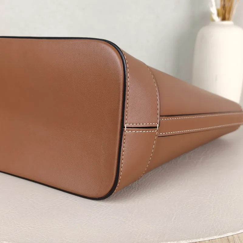 CELINE Shoulder Bag BUCKET TRIOMPHE Bucket Bag Calfskin Small17 × 10 × 22 cm — detail view 8 of 8
