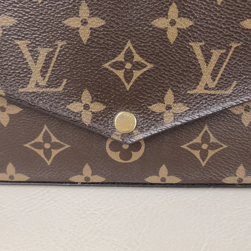 Louis Vuitton Crossbody Bag Pochette Félicie Monogram PVC Small21 × 3 × 12 cm — detail view 7 of 13