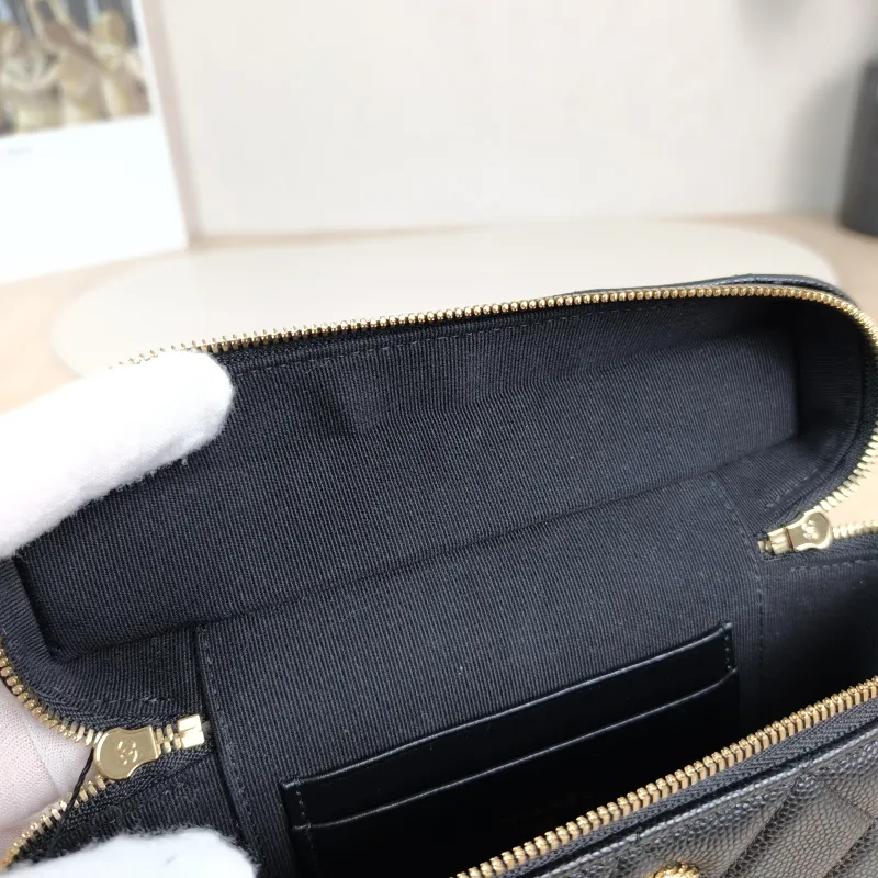 Chanel Crossbody Bag lp Box Bag Top Handle Crossbody Bag Black Grained Calfskin 19.5 × 5 × 12 cm — detail view 9 of 12