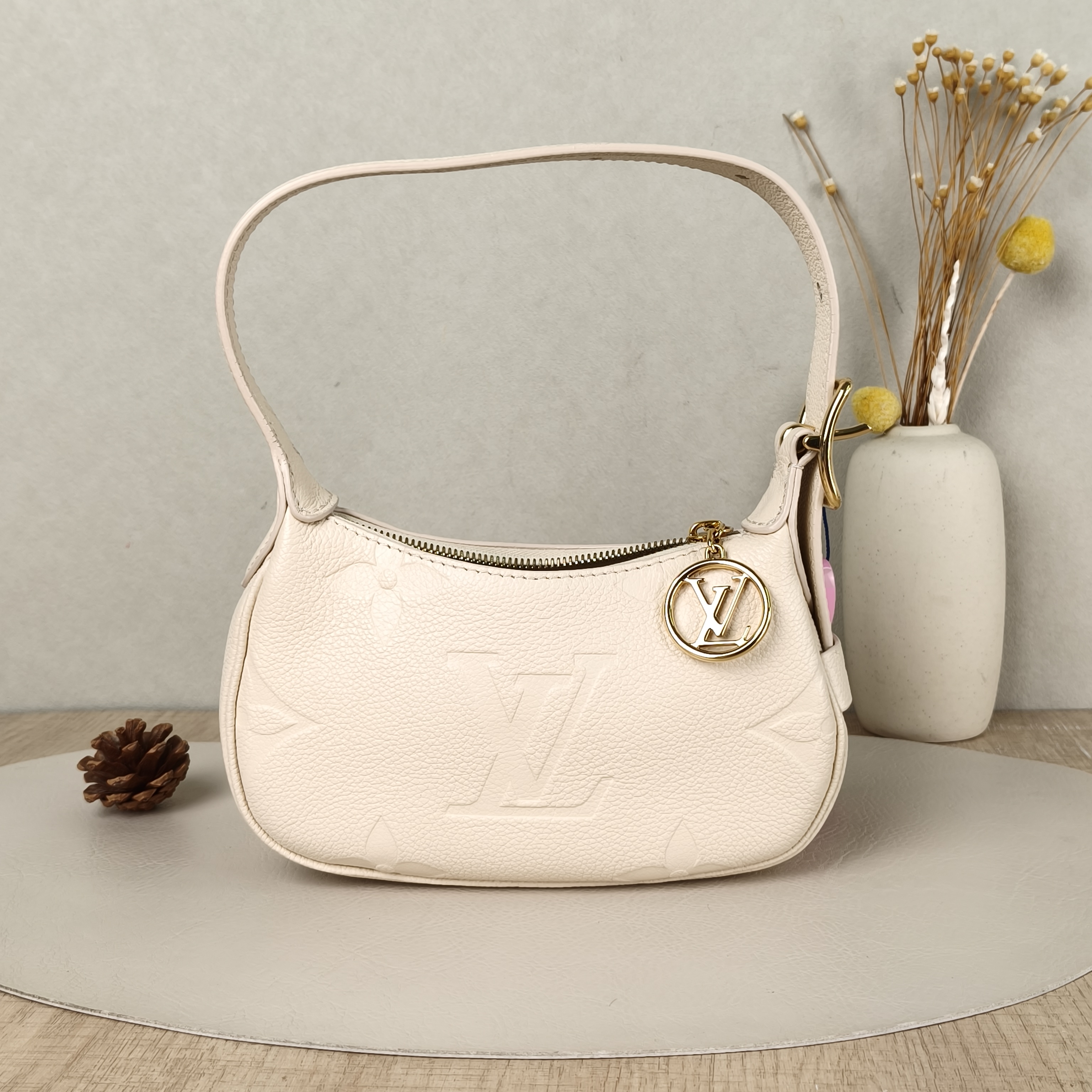Louis Vuitton Shoulder Bag Moon White Calfskinmini20.5 × 5 × 11 cm