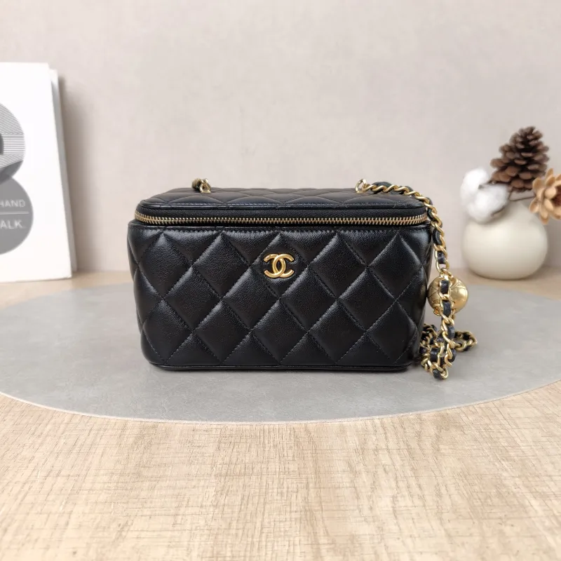 Chanel Crossbody Bag Edition Black Lambskin One Size17 × 8 × 9.5 cm