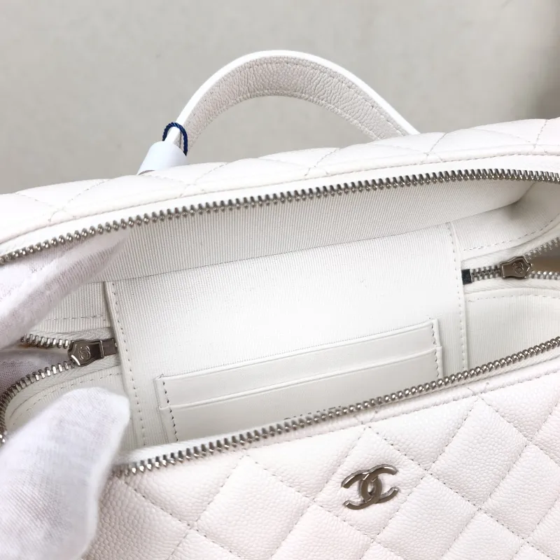 Chanel Crossbody Bag26s lp Box Bag Top Handle Crossbody Bag White Calfskin One Size 19.5 × 5 × 17 cm — detail view 7 of 15