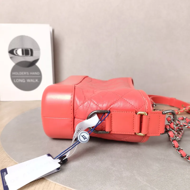 Chanel Crossbody Bag Gabrielle Gabrielle Bag Red CC alfskin Small20 × 8 × 15 cm — detail view 4 of 15