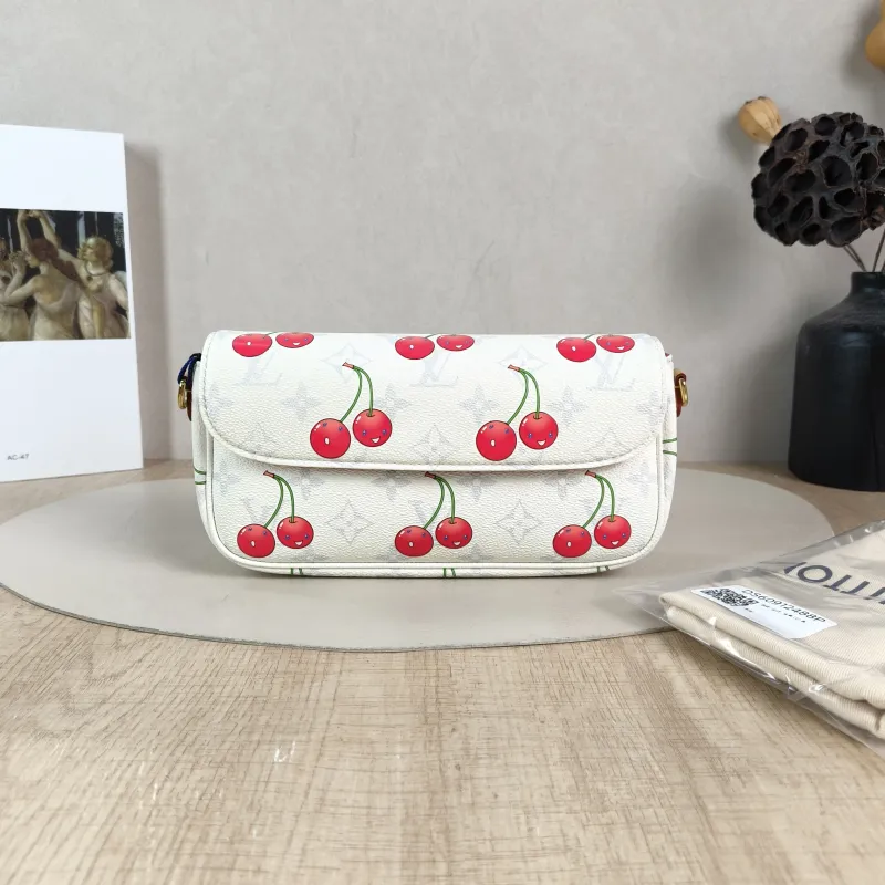Louis Vuitton Crossbody Bag IVY White · PVC Small 23.5 × 4.3 × 12 cm Conditioned — cover view 3 of 6