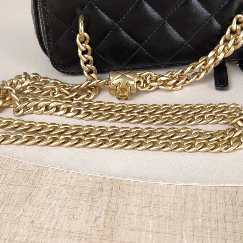 Chanel Crossbody Bag Edition Black Lambskin One Size 16 × 8 × 9.5 cm — detail view 12 of 14