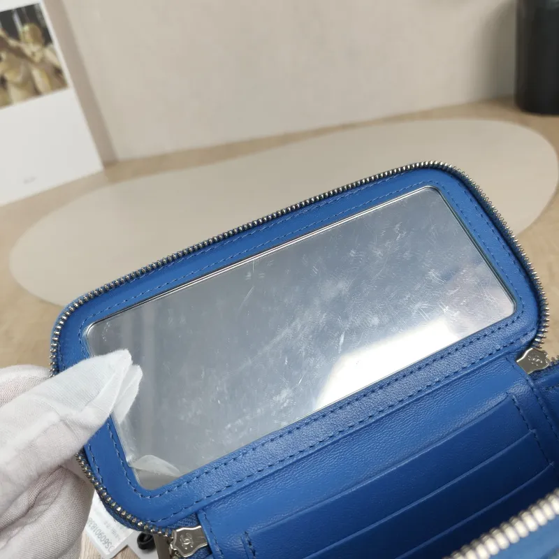 Chanel Crossbody Bag Edition Blue Canvas One Size16 × 8 × 9.5 cm — detail view 2 of 13