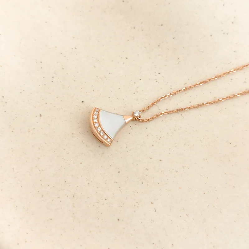 Bvlgari Necklace DIVAS’ DREAM Collection Pearl Pavé Diamond Pearl · White Mother-of-Pearl 18KR ose Gold Diamond Small 44cm — cover view 3 of 8
