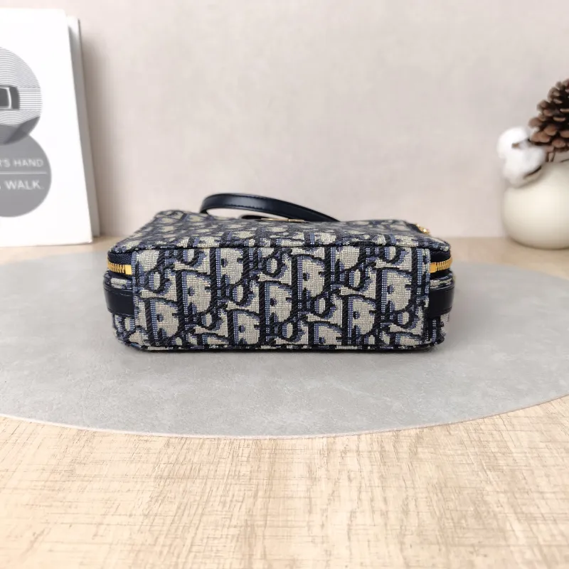 DIOR Shoulder Bag30 Montaigne Box Shoulder Bag Blue Canvas One Size19.5 × 6 × 15 cm — cover view 3 of 6