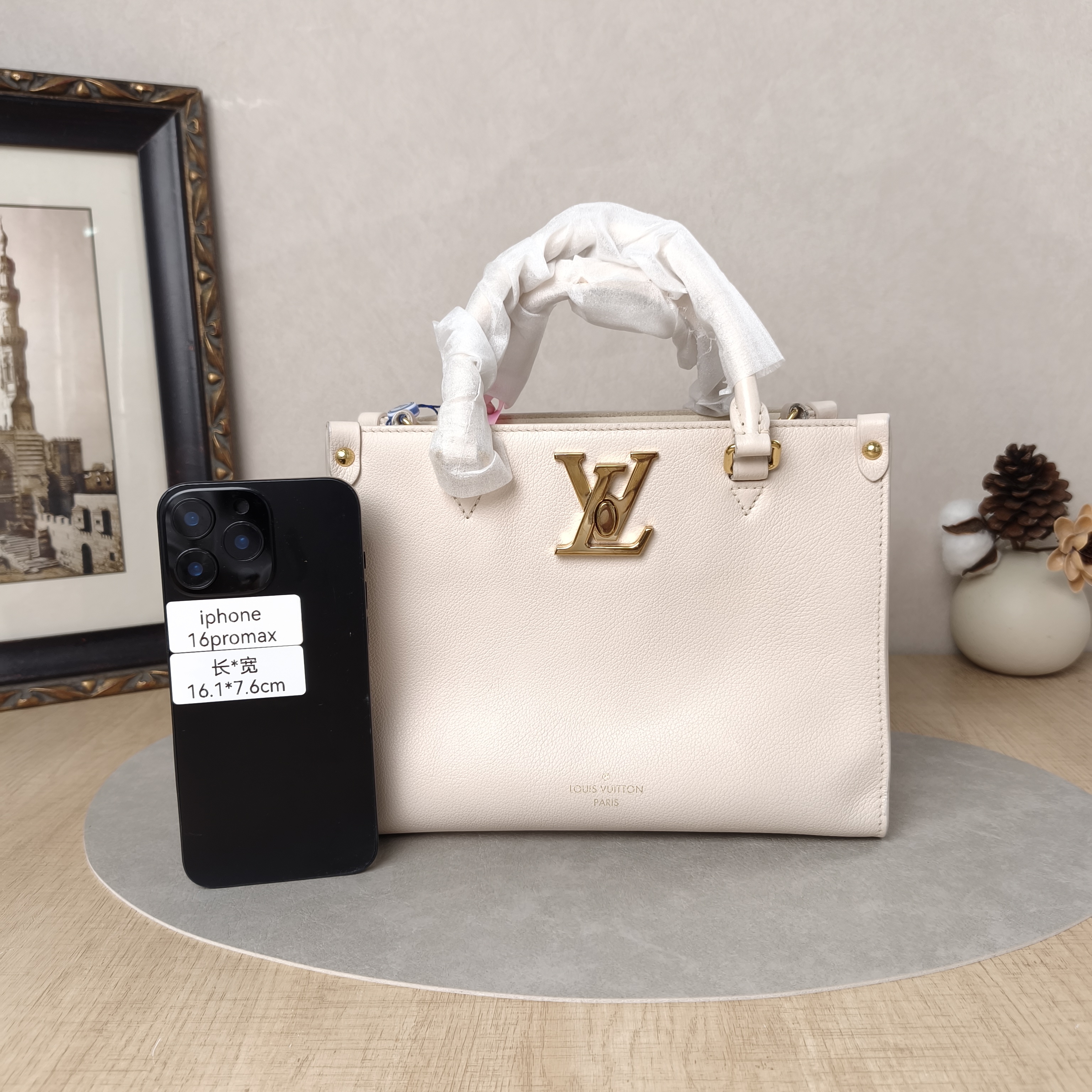 Louis Vuitton Top Handle Bag Lock&Go Lockme White Calfskin One Size24.5 × 10.5 × 19 cm — cover view 5 of 5