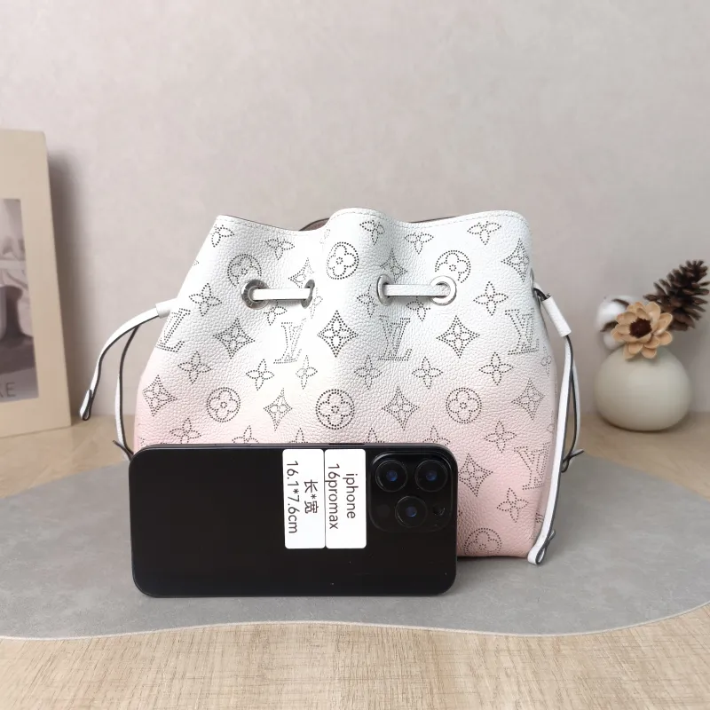 Louis Vuitton Crossbody Bag BELLA Calfskin One Size 22 × 14 × 19 cm — cover view 3 of 5