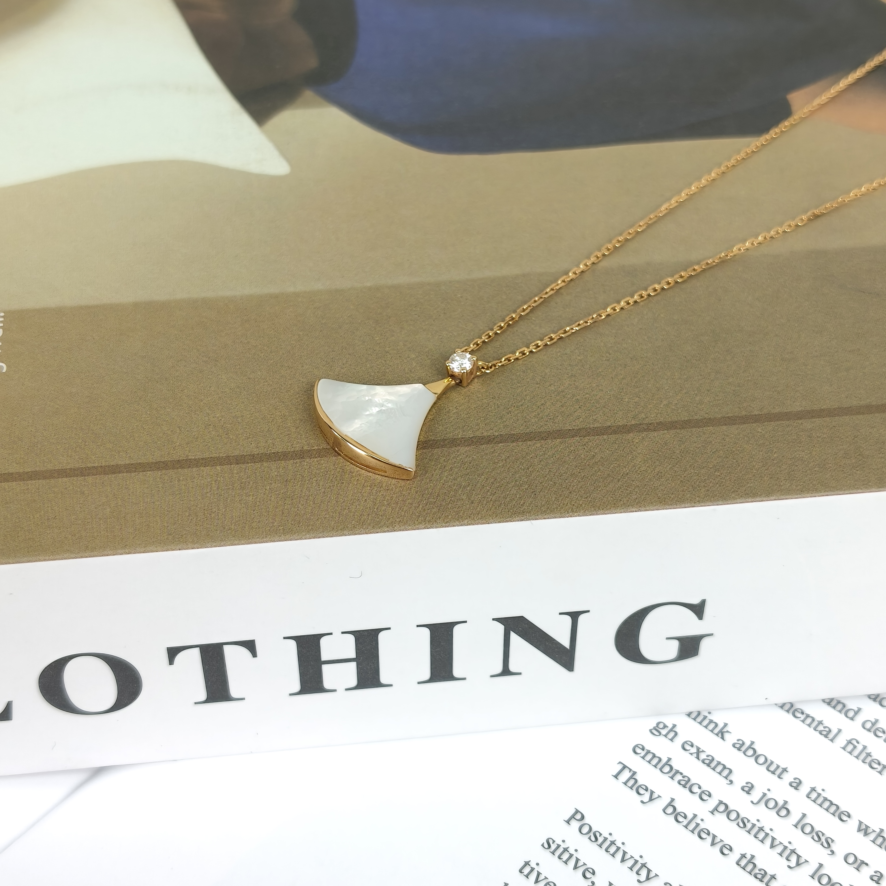 Bvlgari Necklace DIVAS' DREAM Collection Necklace Pearl 18KR ose Gold20㎜ 41-43㎝One Size — cover view 4 of 8