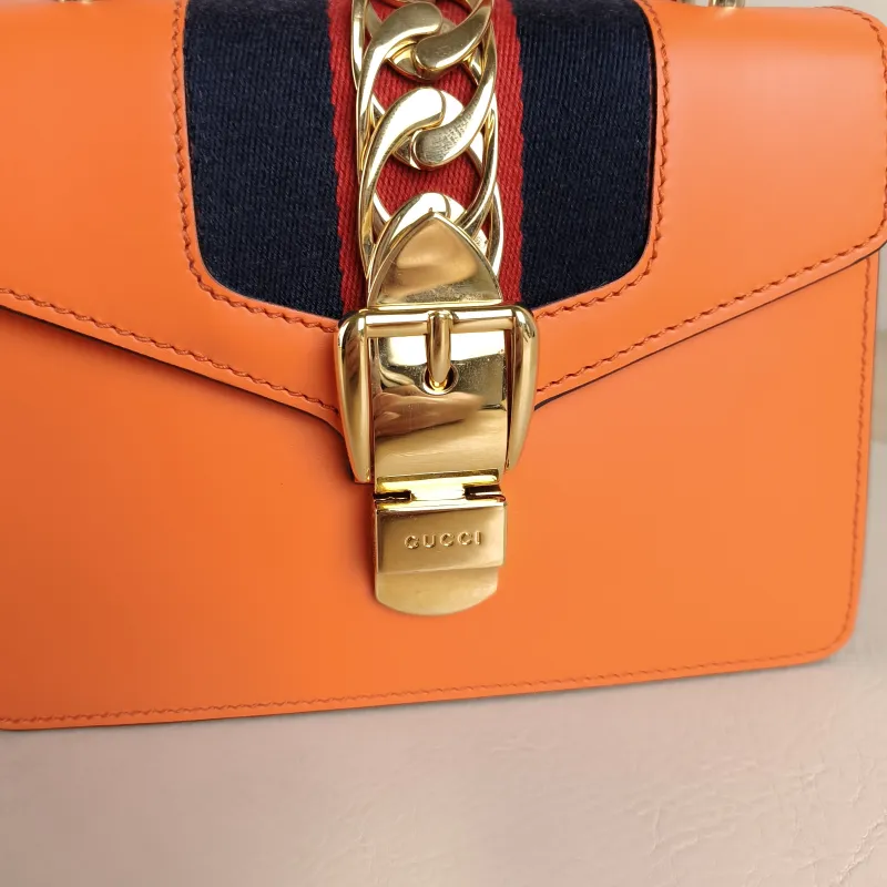 GUCCI Crossbody Bag Sylvie Edition Red Calfskin Mini 20 × 8 × 14 cm — detail view 9 of 11
