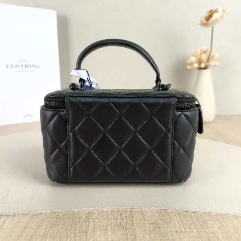 Chanel Crossbody Bag Edition Black Lambskin Mini 16 × 8 × 9.5 cm — cover view 3 of 6