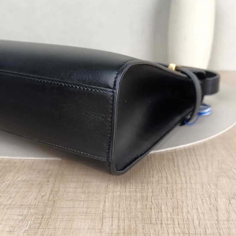 SAINT LAURENT Shoulder Bag MANHATTAN Black Calfskin Medium29 × 20 × 7 cm,5 — detail view 1 of 11