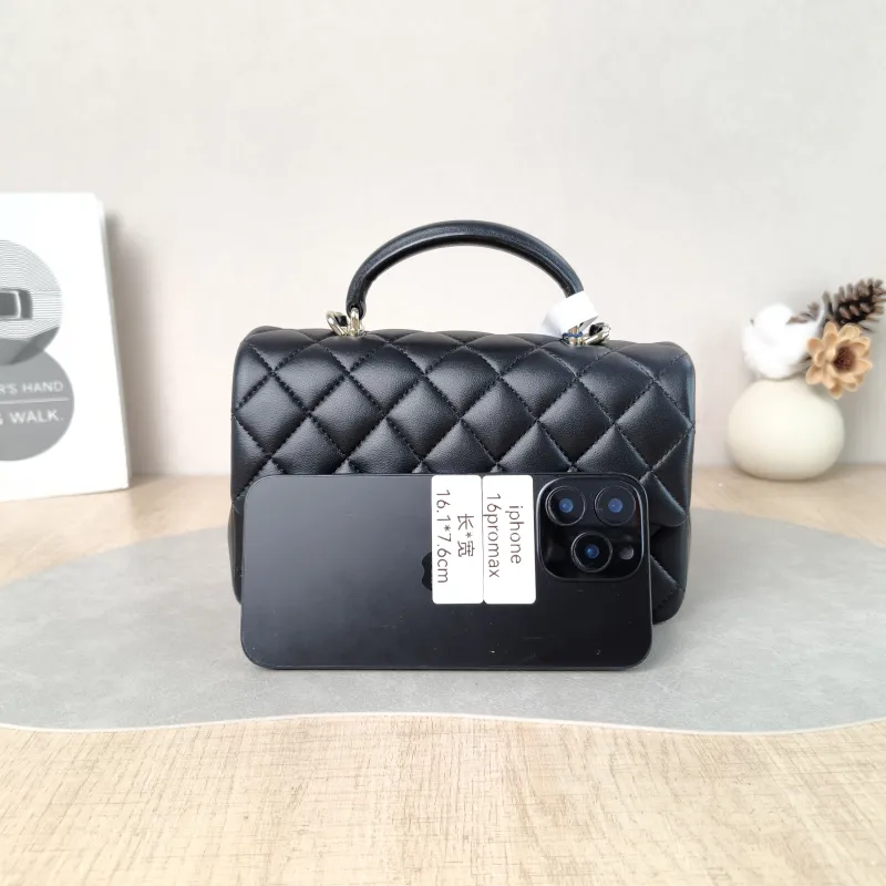 Chanel Crossbody Bag mini Black Lambskin mini 20 × 6 × 12 cm — cover view 4 of 6