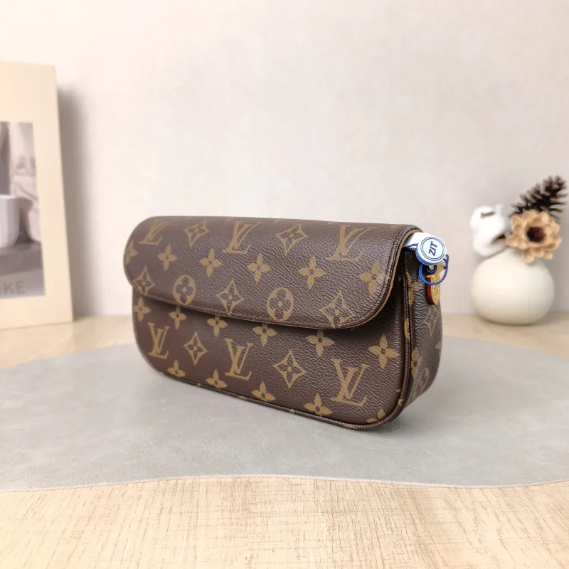 Louis Vuitton Crossbody Bag IVY Monogram PVC Small 23.5 × 4.3 × 12 cm — cover view 2 of 6
