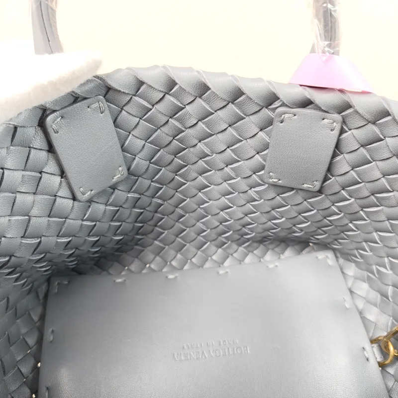 Bottega Veneta Shoulder Bag Shoulder Bag Grey Lambskin One Size 18 × 12 × 15 cm — detail view 4 of 12