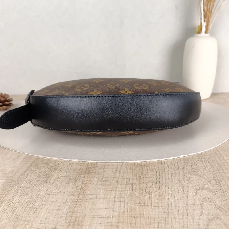 Louis Vuitton Shoulder Bag COOKIE Monogram PVC BB 28.5 × 5 × 19 cm — cover view 4 of 5