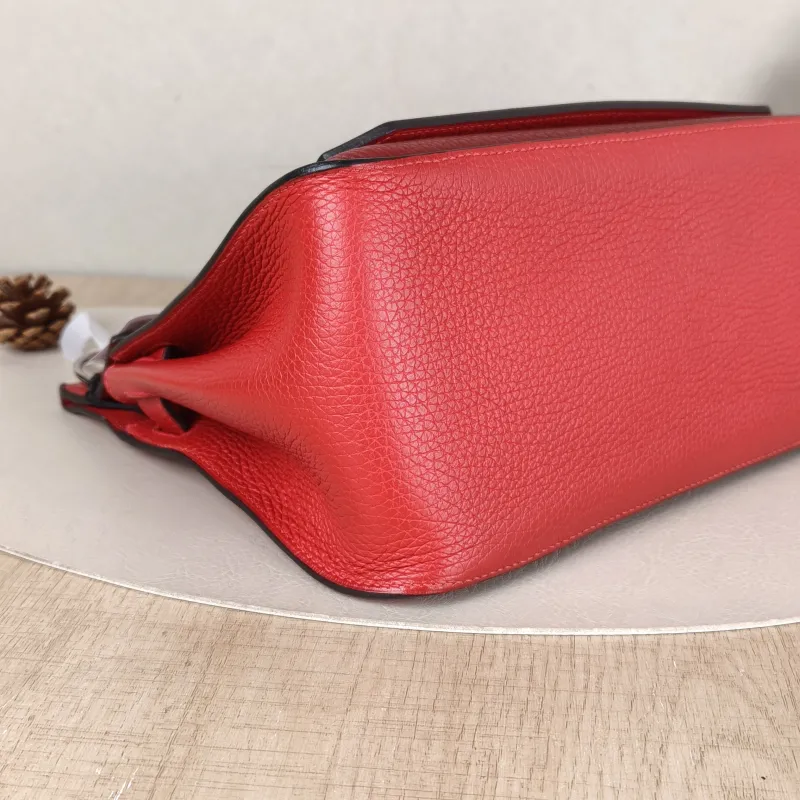 Hermès Crossbody Bag Jypsiere 28S5 Taurillon Clemence TC Calfskin Small28 × 12.5 × 23.5 cm — detail view 12 of 13