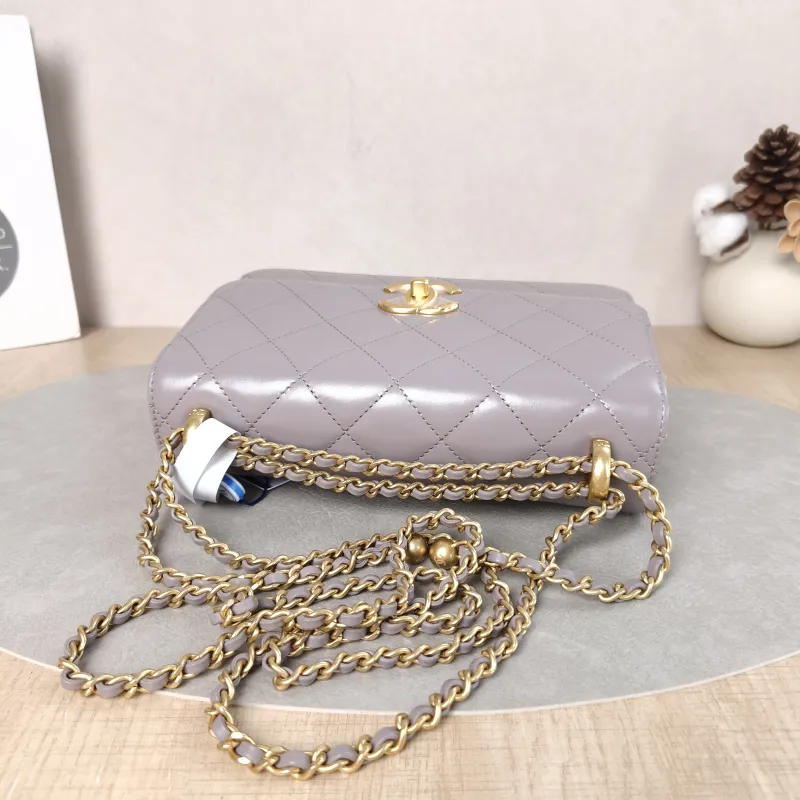 Chanel Crossbody Bag woc Calfskin Medium22 × 8 × 14.5 cm — detail view 15 of 16