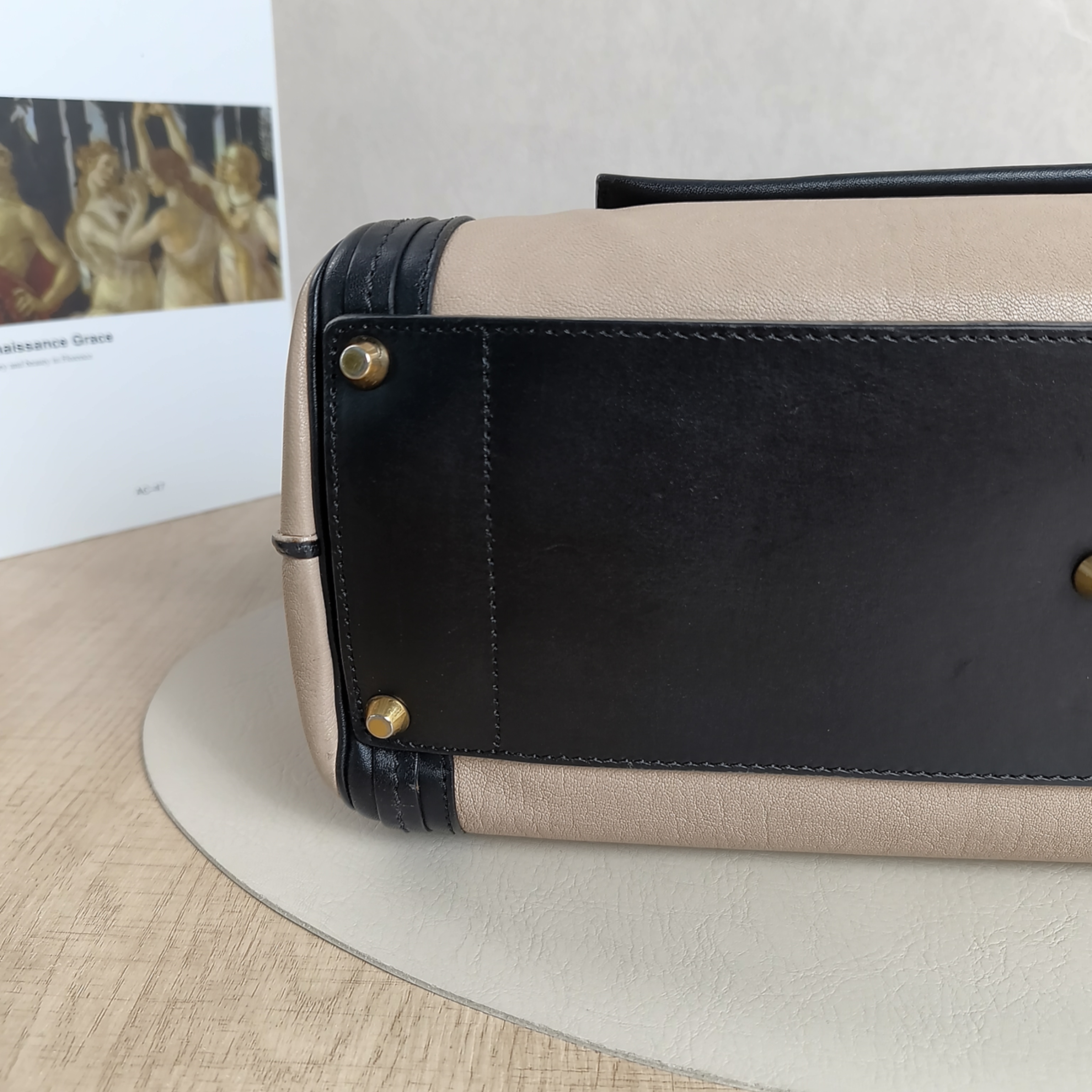 Chloé Crossbody Bag Alic Shoulder Bag Crossbody Bag Black Taupe Calfskin 33 × 15 × 23 cm — cover view 8 of 10