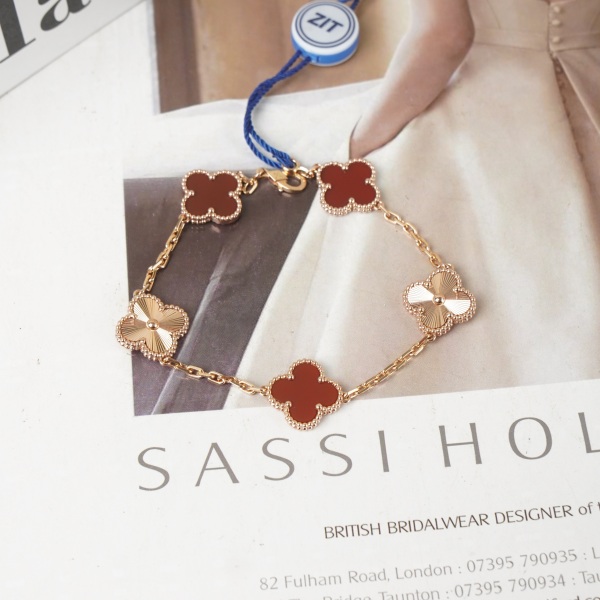 Van Cleef & Arpels Bracelet Alhambra Alhambra Collection Five-Motif Bracelet 18KR ose Gold19cm