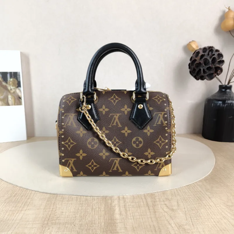 Louis Vuitton Crossbody Bag Speedy Trunk 20 Monogram PVC Small 20.5 × 11 × 13.5 cm — cover view 5 of 6