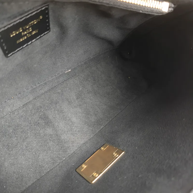 Louis Vuitton Shoulder Bag Trunkie Box Chain Bag Monogram PVC Large 27 × 8 × 16 cm — detail view 7 of 11