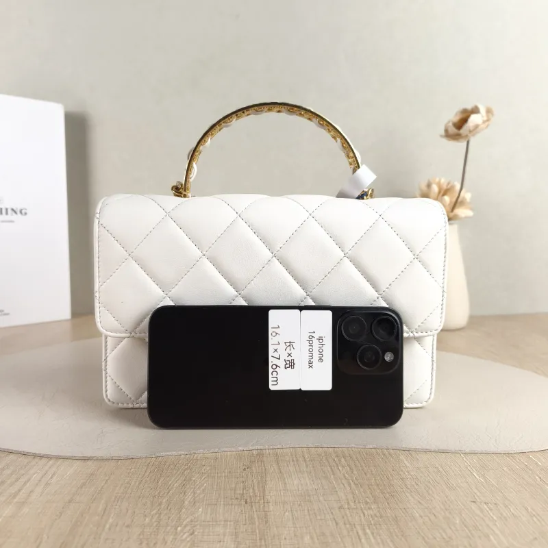 Chanel Crossbody Bag White Gold Calfskin One Size 23 × 5 × 15 cm — cover view 4 of 5