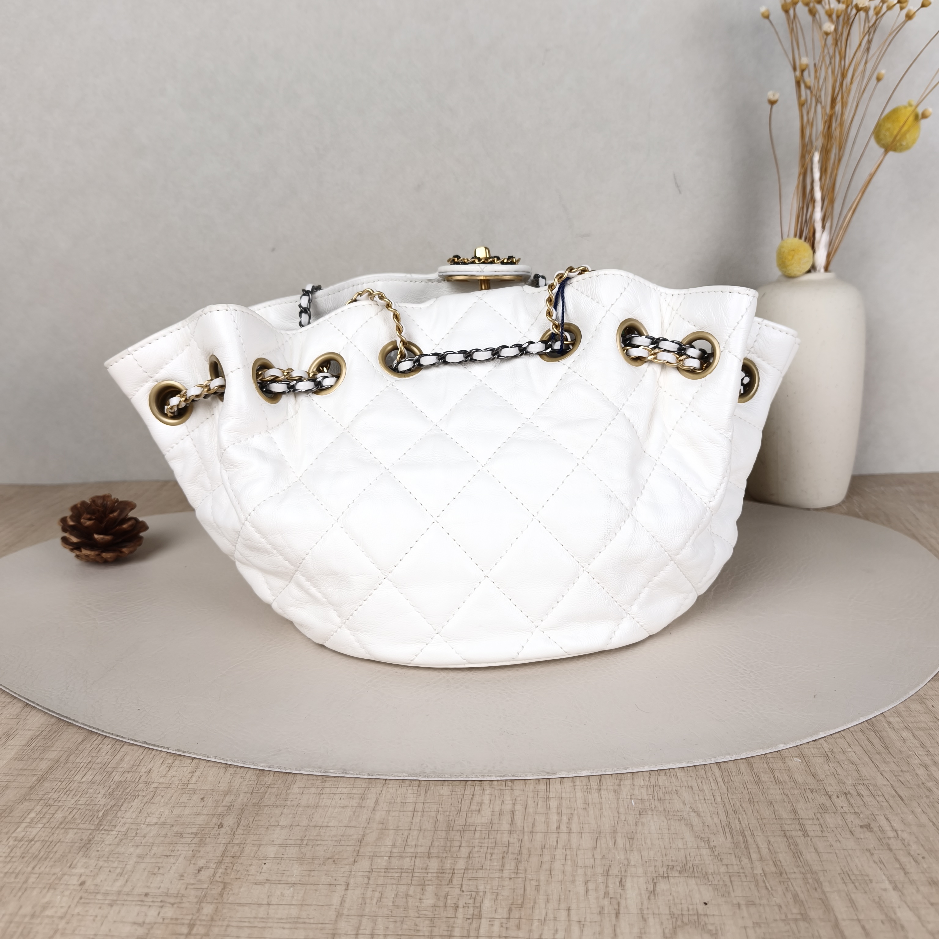 Chanel Shoulder Bag tote White Calfskin One Size16 × 14 × 17 cm