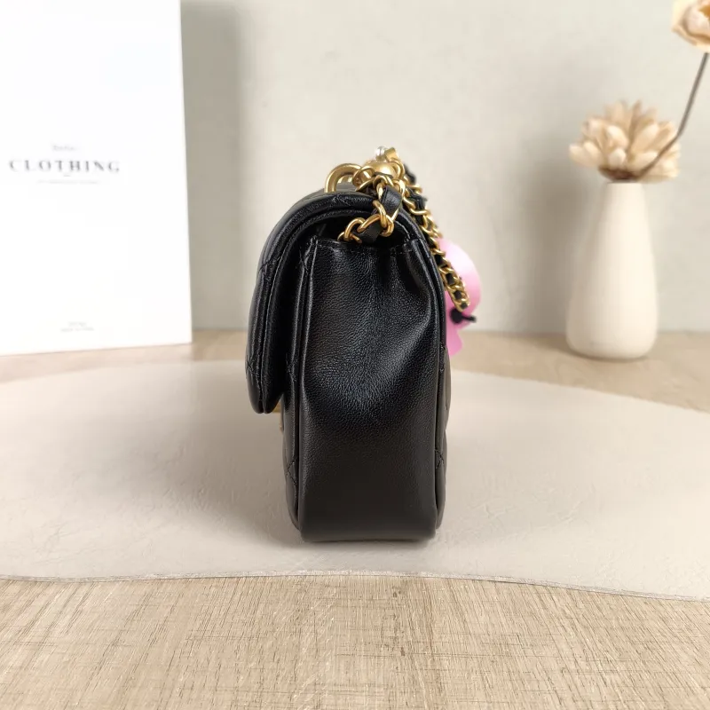 Chanel Crossbody Bag Pearl Black Lambskin One Size17 × 5 × 12.5 cm — detail view 2 of 12
