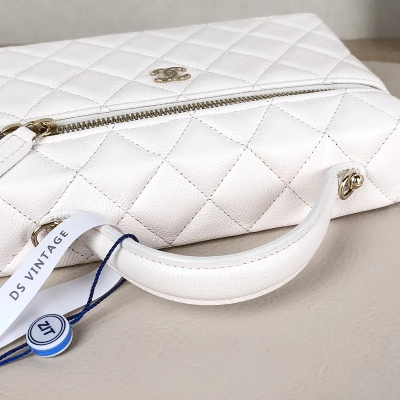 Chanel Crossbody Bag lp Box Bag Top Handle Crossbody Bag White Grained Calfskin 19.5 × 5 × 11 cm — detail view 9 of 15