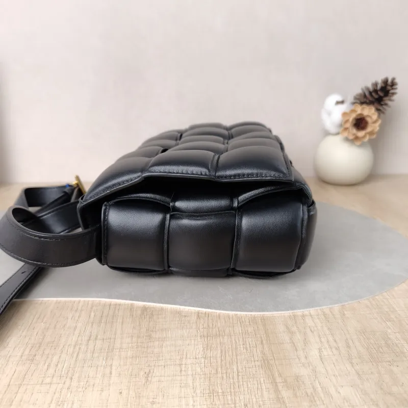 Bottega Veneta Crossbody Bag Padded Cassette Woven Black Lambskin Medium 26 × 8 × 18 cm — detail view 2 of 12