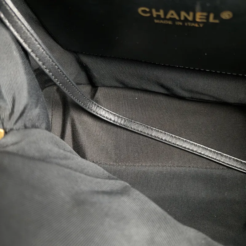 Chanel Crossbody Bag Crossbody Bag Black Calfskin One Size 27 × 16 × 20 cm — detail view 3 of 14