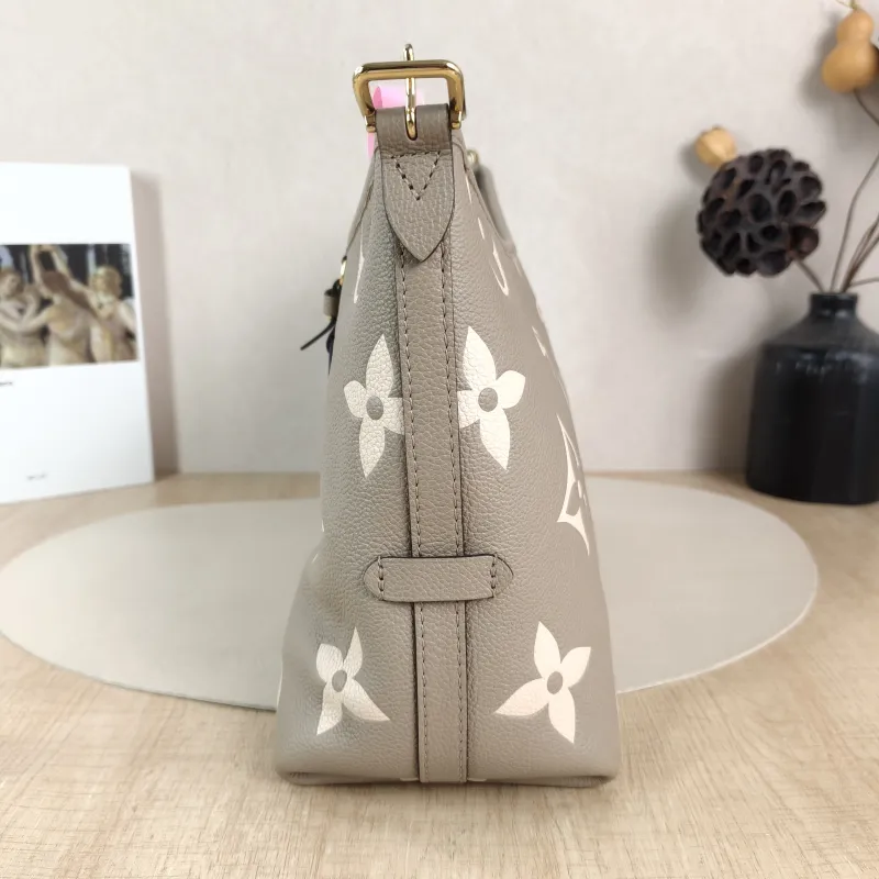 Louis Vuitton Crossbody Bag Carryall Calfskin Small 29.5 × 12 × 24 cm — detail view 8 of 12
