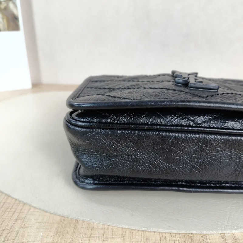 SAINT LAURENT Crossbody Bag Niki Chain Bagwoc Black Mini 19 × 5 × 16 cm — detail view 8 of 11