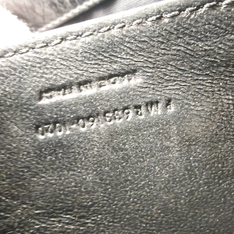 SAINT LAURENT Crossbody Bag Niki D Waxed Leather Calfskin Small21 × 7.5 × 16 cm — detail view 10 of 14