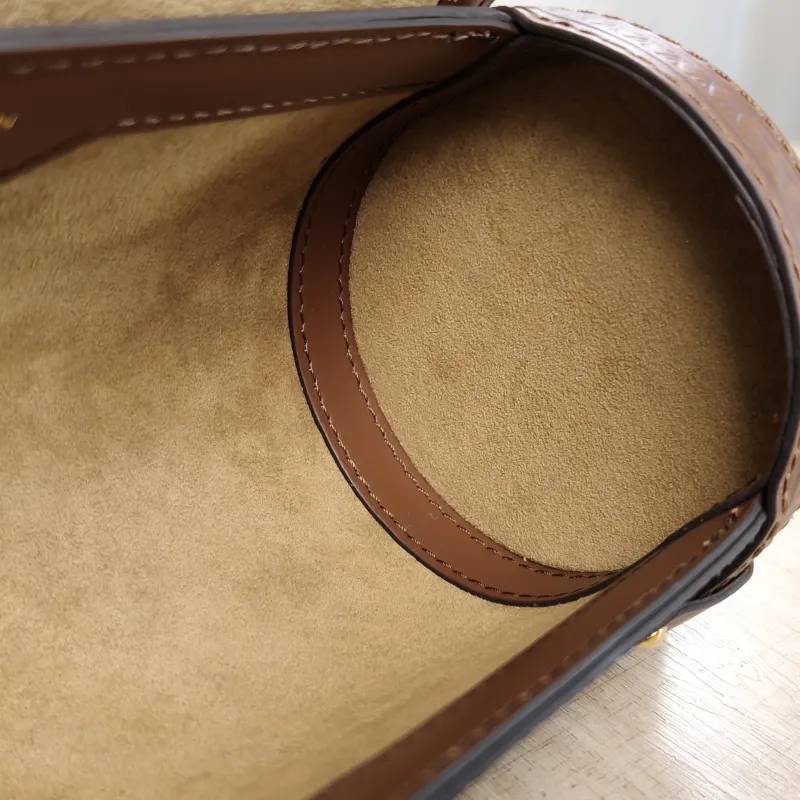Louis Vuitton Crossbody Bag Papillon Trunk Monogram PVC Small19 × 9 × 9 cm — detail view 9 of 15