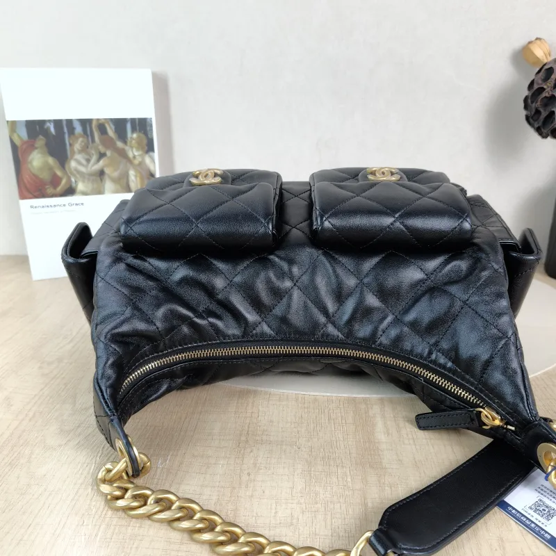 Chanel Shoulder Bag c hobo Black Lambskin Large 35 × 18 × 27 cm — detail view 10 of 12