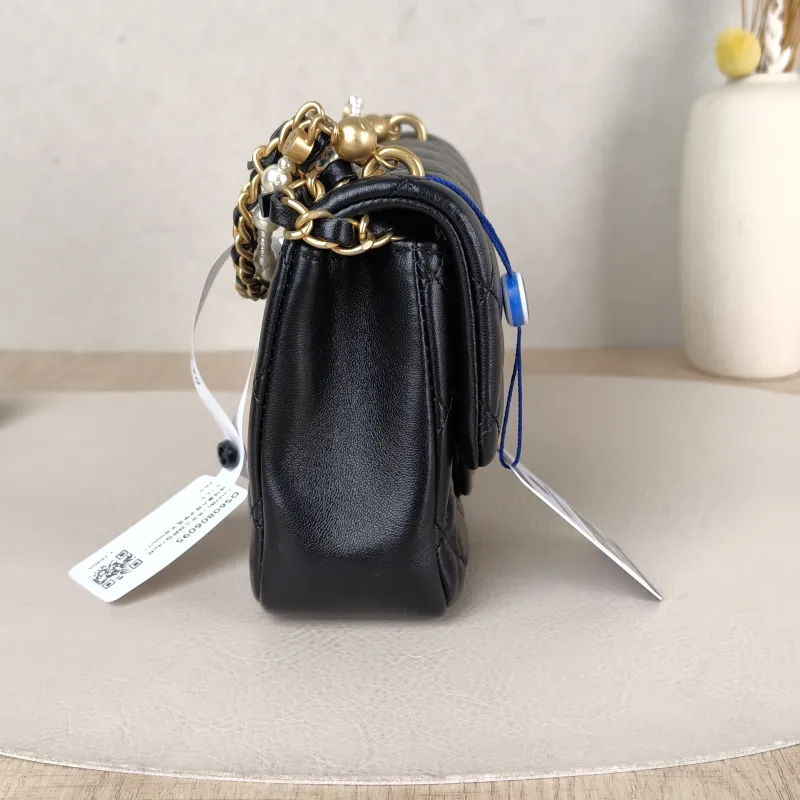 Chanel Crossbody Bag24p Pearl Black Lambskinmini17 × 5 × 12.5 cm — detail view 13 of 14