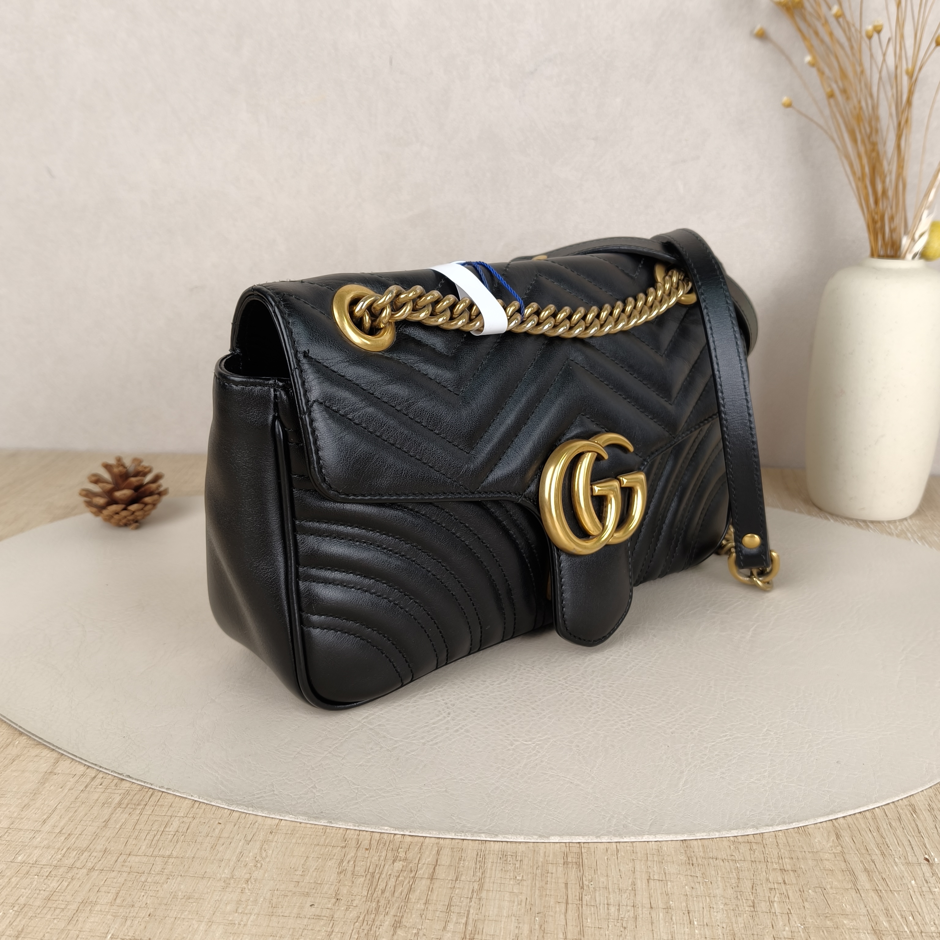 GUCCI Crossbody Bag GG Marmont Medium Marmont 26Black CC alfskin26 × 7 × 15 cm — cover view 2 of 8
