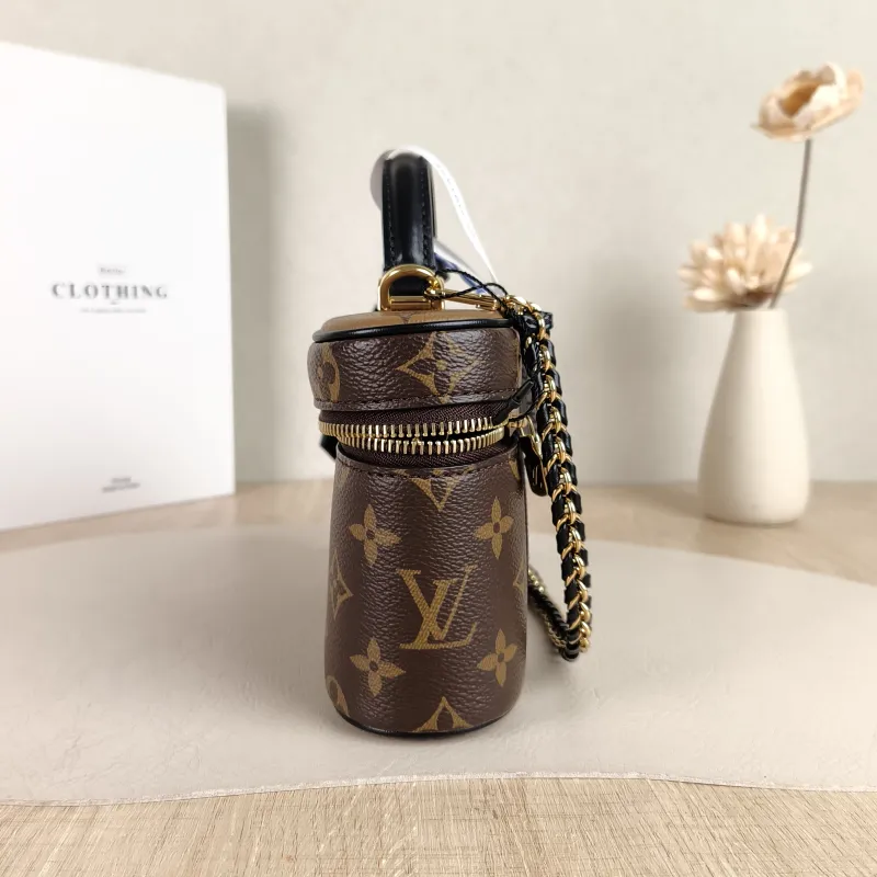 Louis Vuitton Shoulder Bag VANITY Cosmetic Bag Monogram PVC Small 19 × 6 × 13 cm — detail view 8 of 10