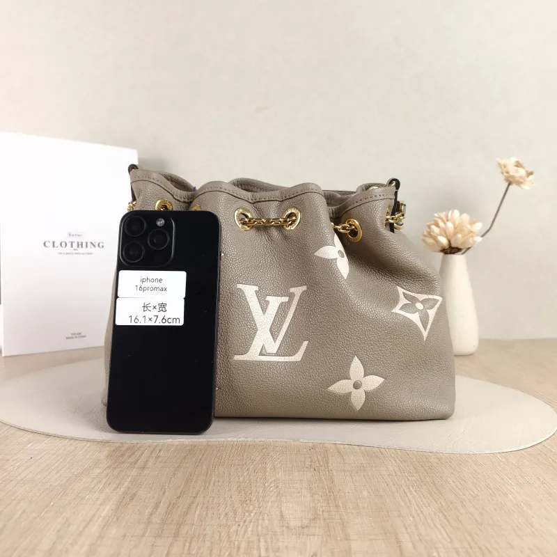 Louis Vuitton Crossbody Bag BUNDLE Empreinte Embossed Calfskin Medium28 × 11.5 × 20 cm — cover view 3 of 5