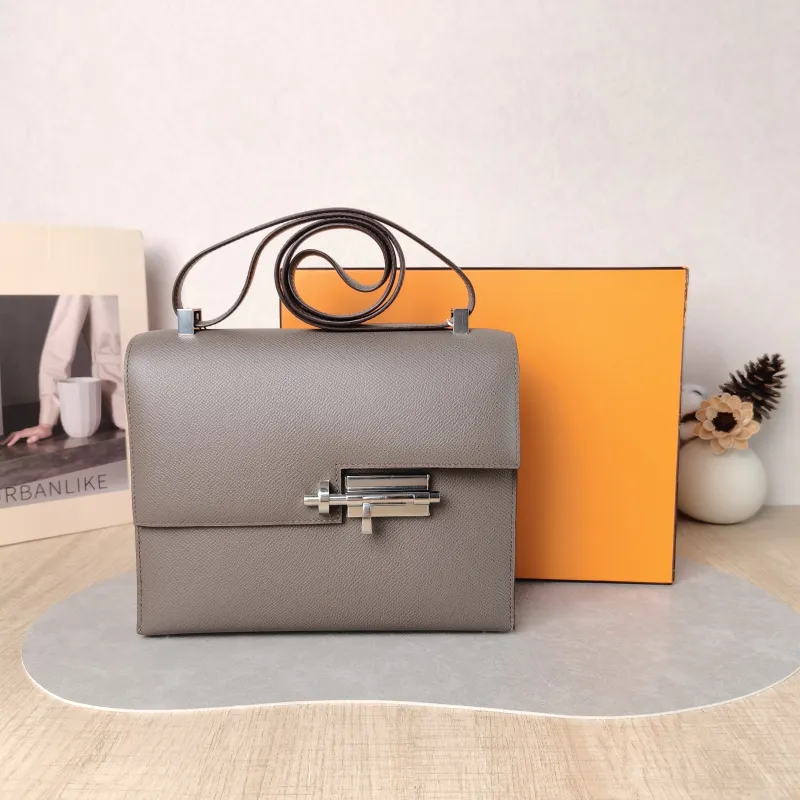 Hermès Crossbody Bag Verrou 23 Epsom Calfskin One Size 23 × 7 × 18 cm — cover view 6 of 6
