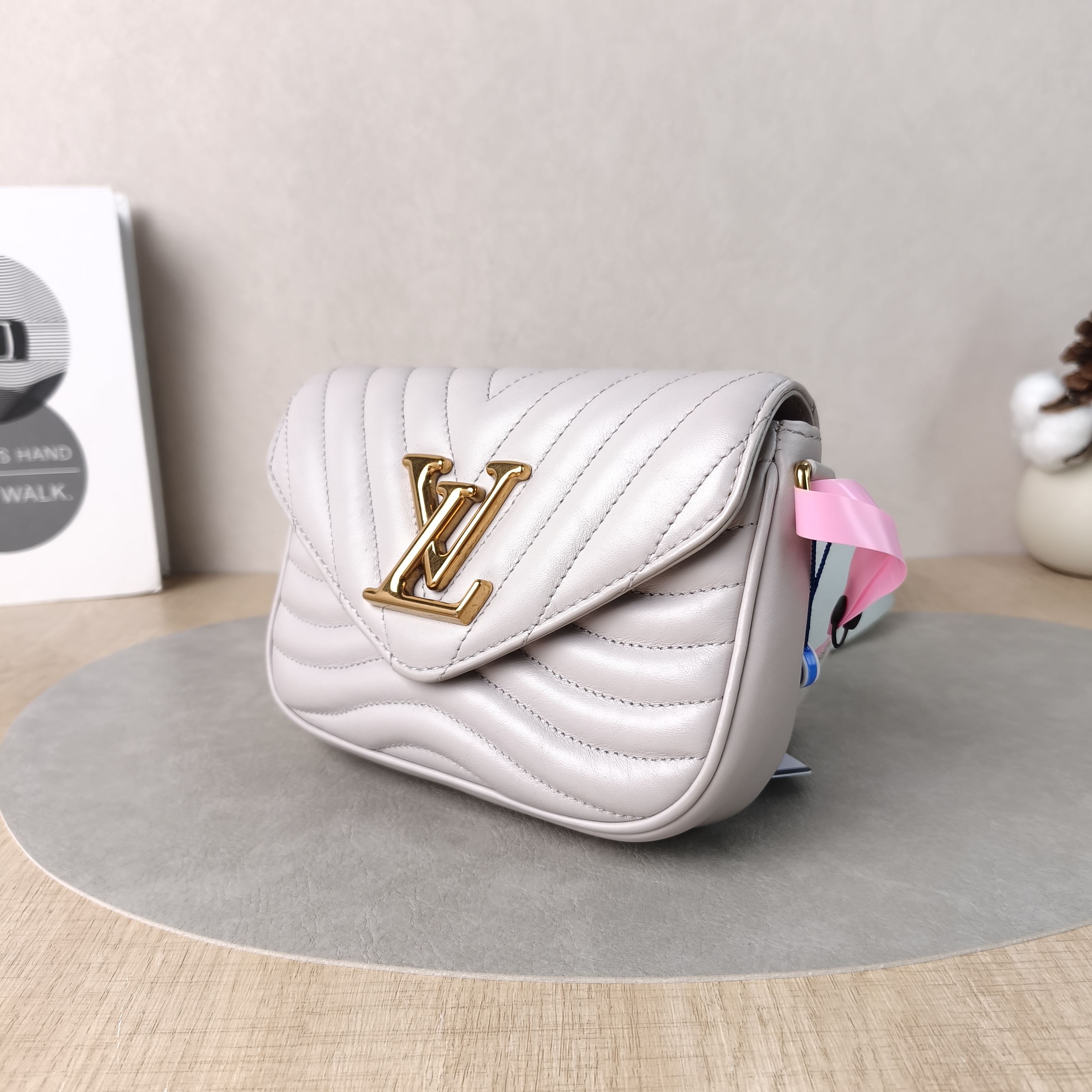 Louis Vuitton Crossbody Bag New Wave Multi Pochette Grey Calfskinmini19 × 5 × 14 cm — cover view 4 of 6
