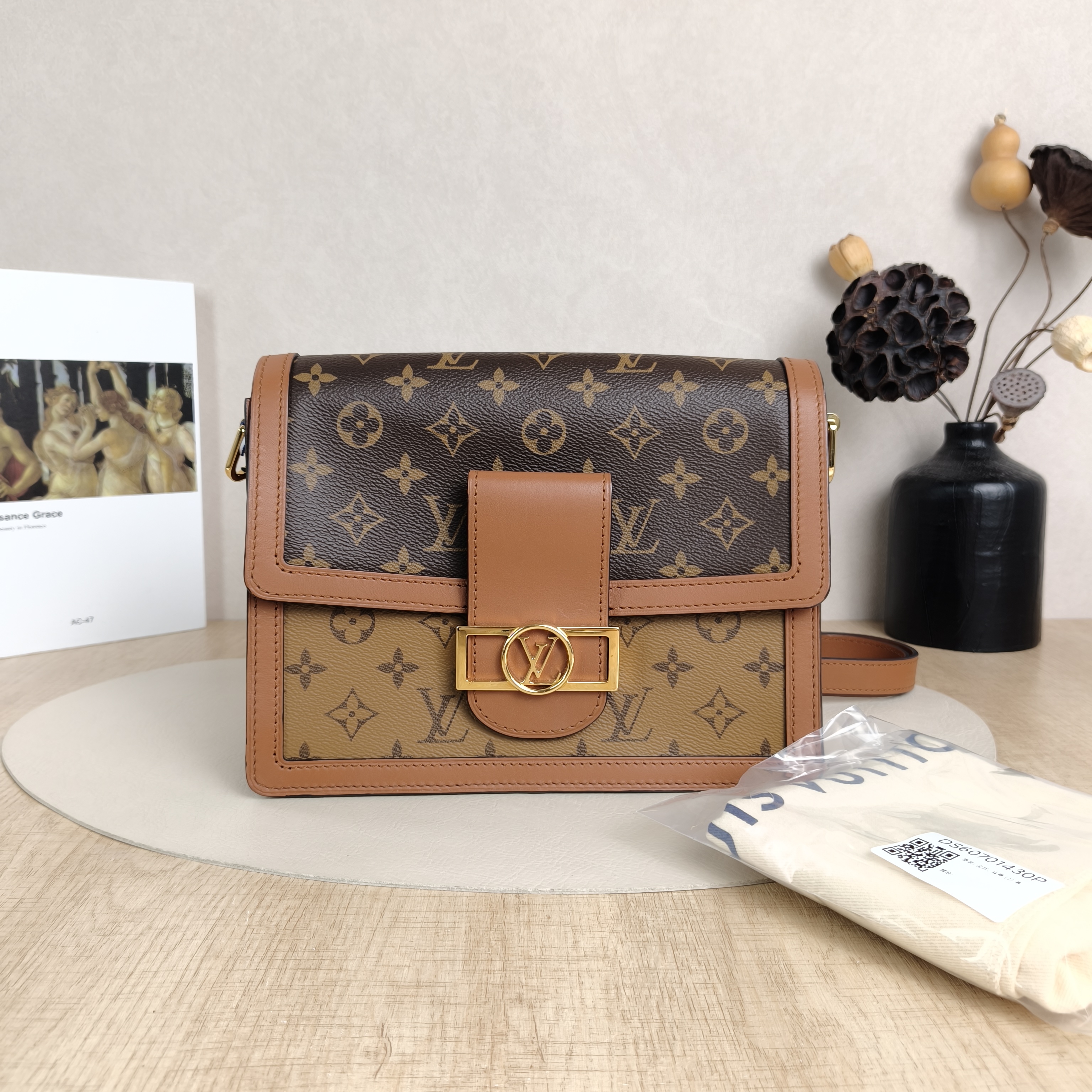 Louis Vuitton Crossbody Bag Dauphine Monogram PVC Medium25 × 10.5 × 17 cm — cover view 6 of 6