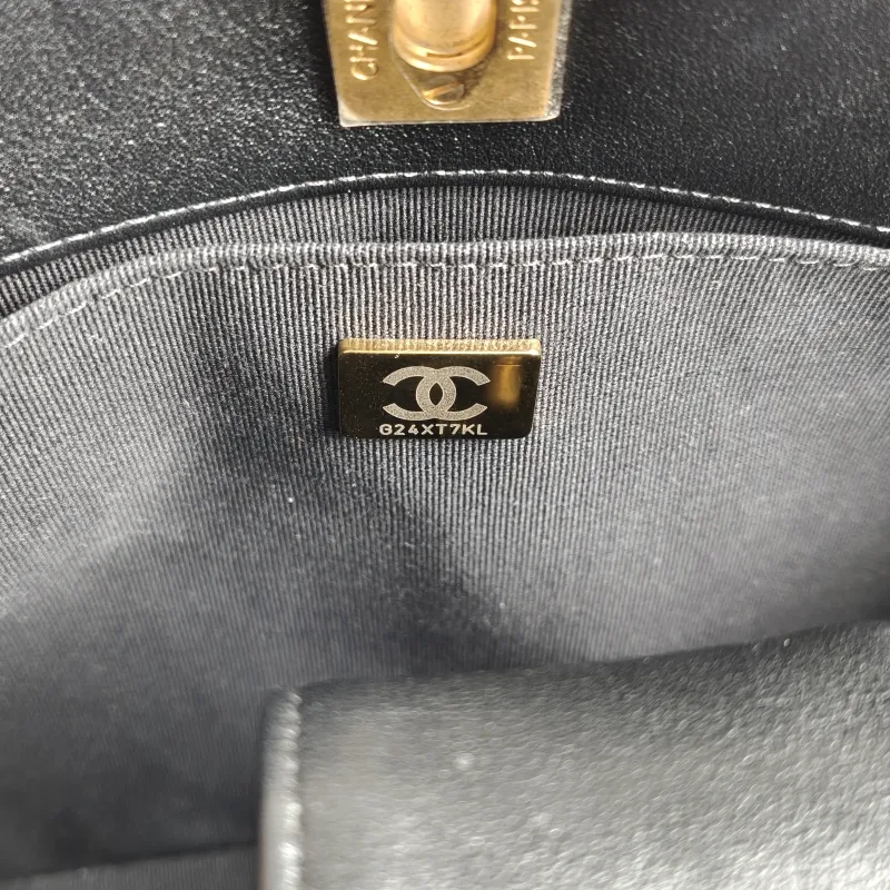 Chanel Shoulder Bag Tote Bag Black One Size 28 × 11 × 18 cm — detail view 7 of 12
